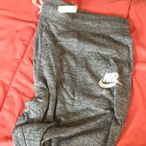 Nike jogger Capri pants